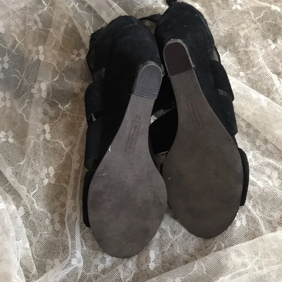 Steve Madden black suede wedge heel shoes - Picture 8 of 8